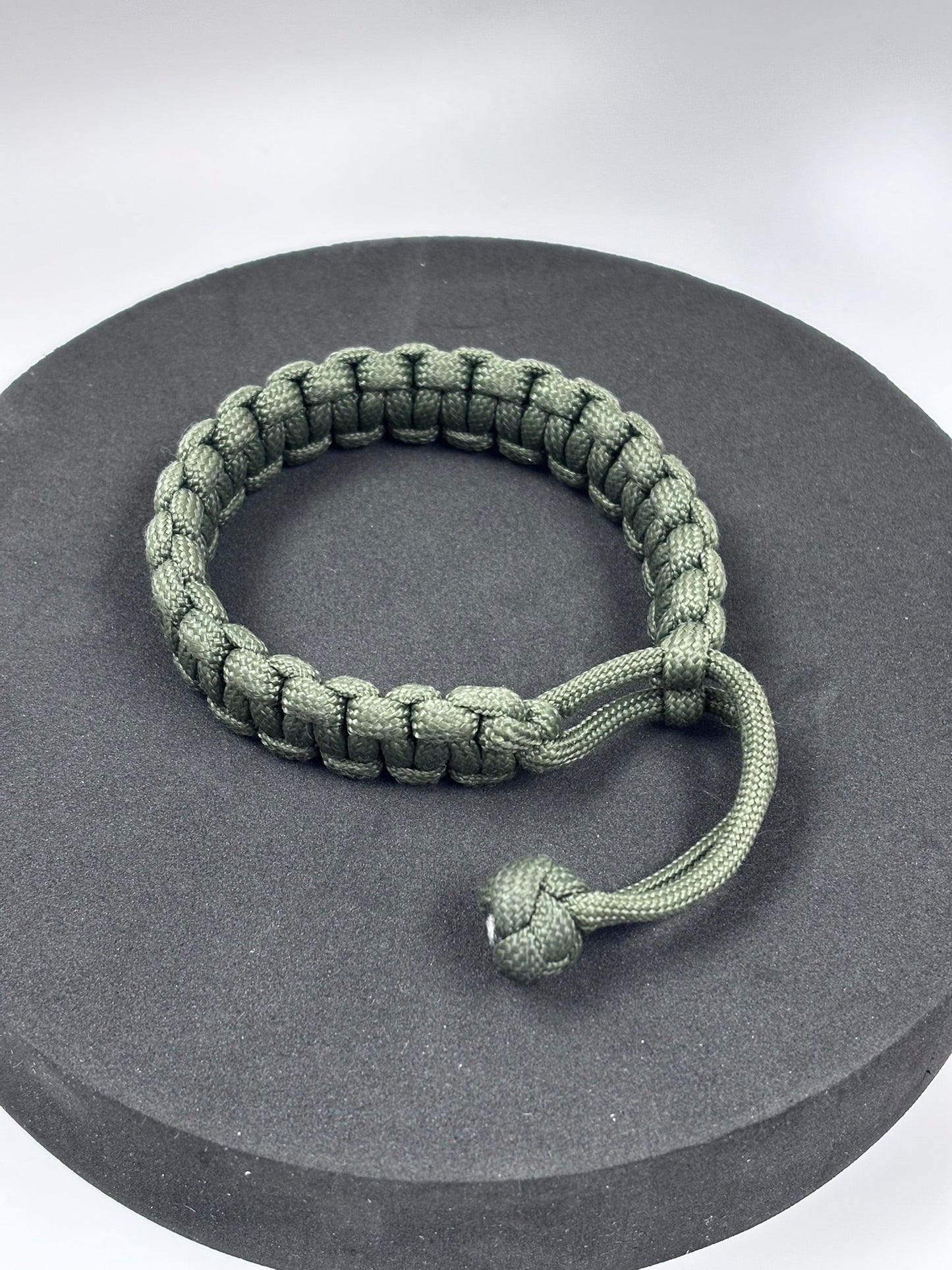 Bracelet en paracorde Mad Max (Vert armée)