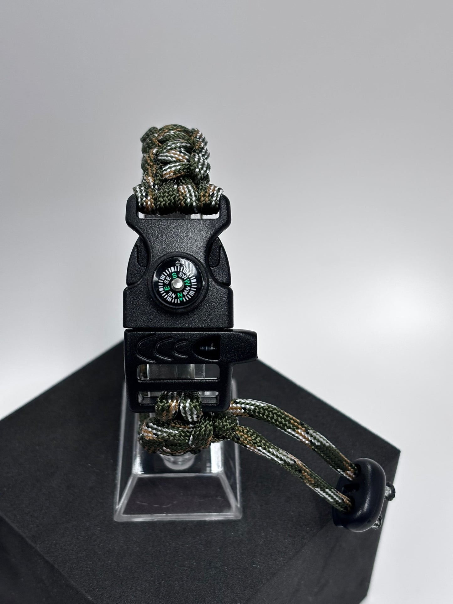 Bracelet de survie 3 en 1 en paracorde (camouflage)