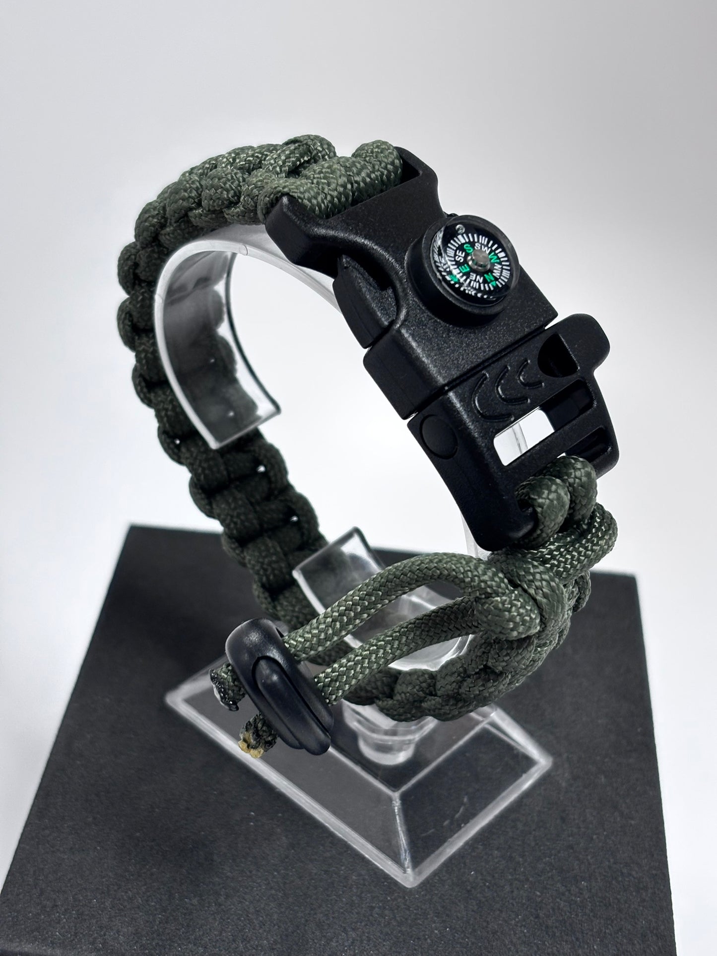 Bracelet de survie 3 en 1 en paracorde (vert armée)