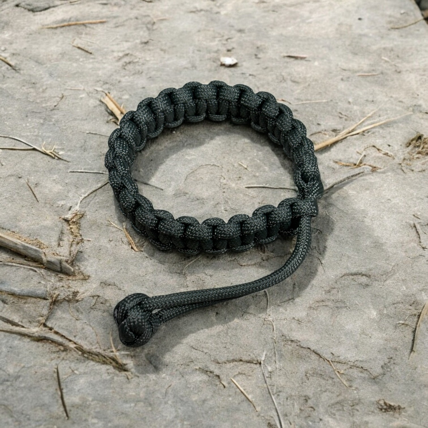 Mad Max Adjustable Paracord Bracelet (Army Green)