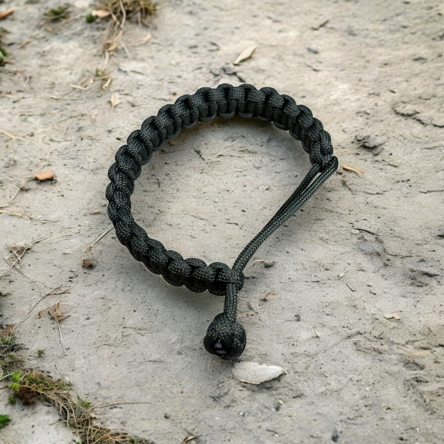 Mad Max Adjustable Paracord Bracelet (Army Green)