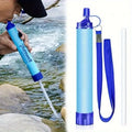 Paille filtrante pour l'eau, utilisée pour boire directement dans un ruisseau