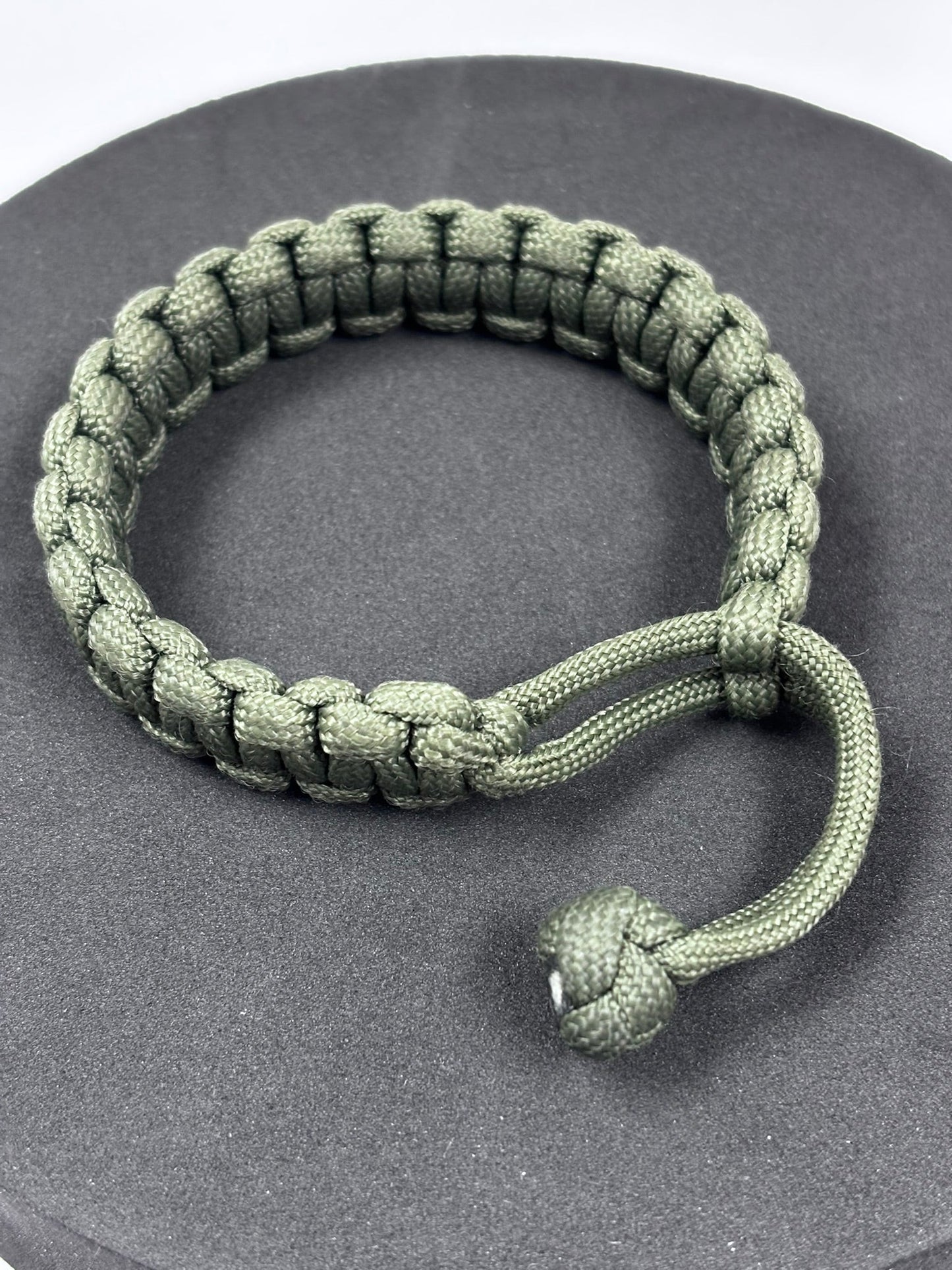 Bracelet en paracorde Mad Max (Vert armée)