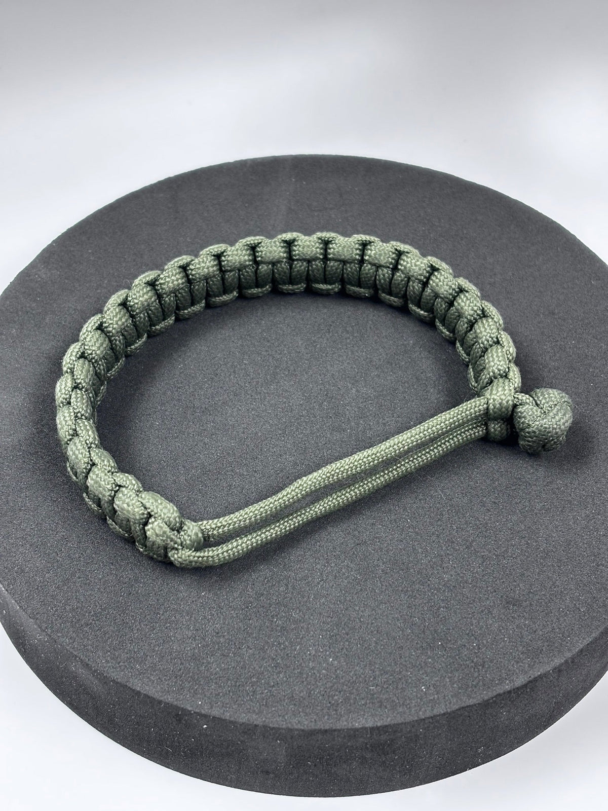 Bracelet de survie en paracorde réglable vert armée