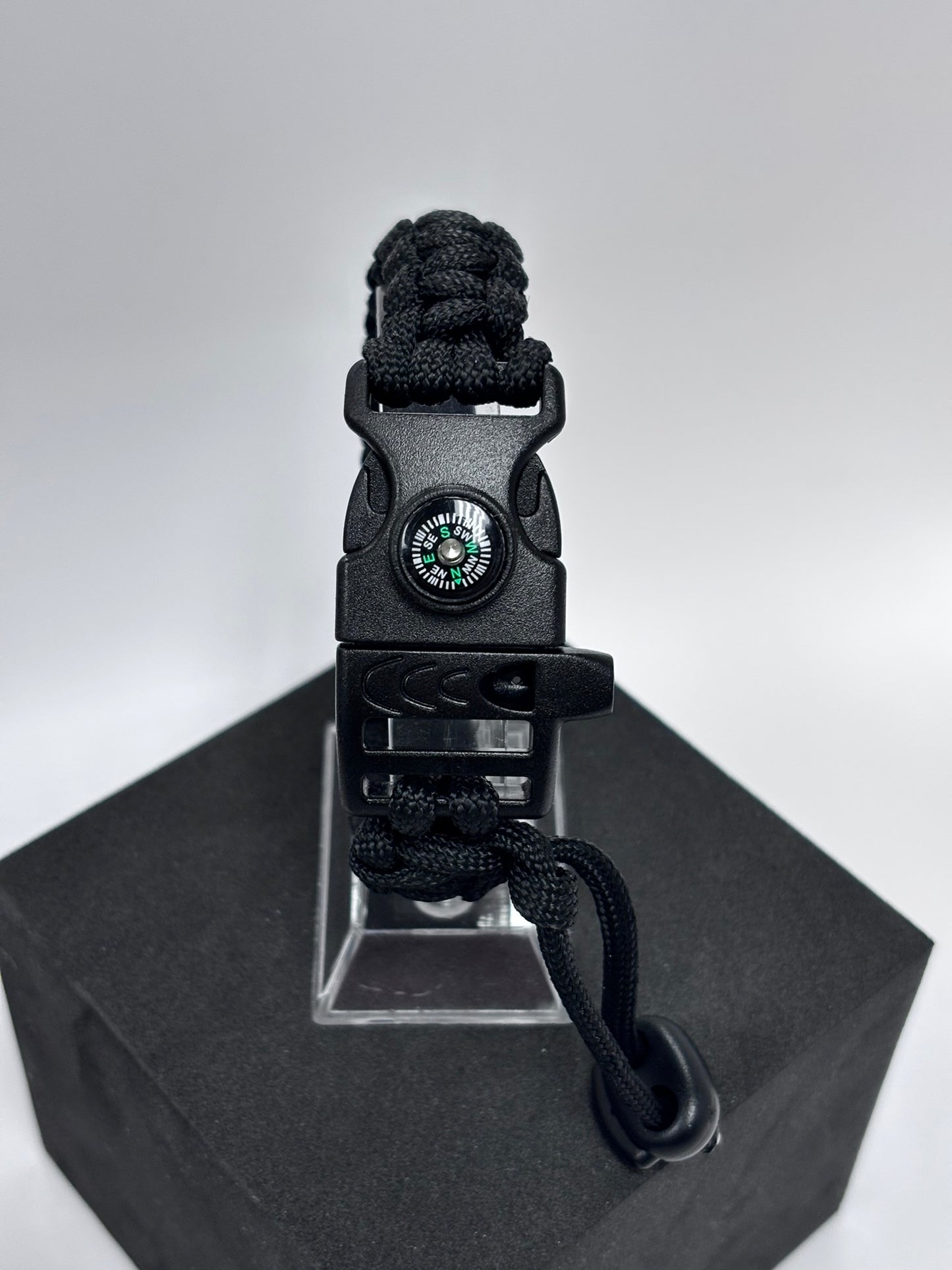 3-in-1 paracord survival bracelet (black)