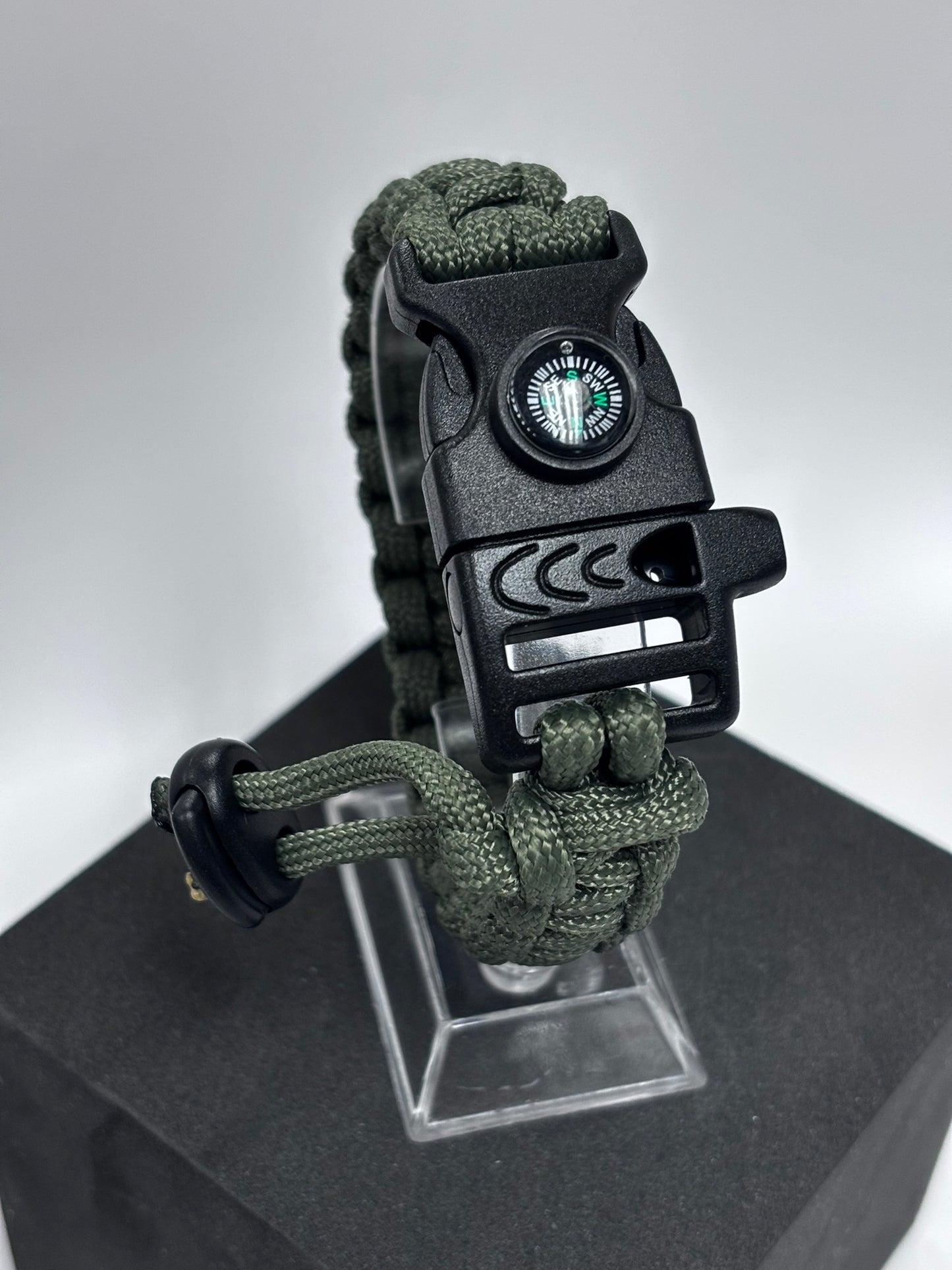 Bracelet de survie 3 en 1 en paracorde (vert armée)