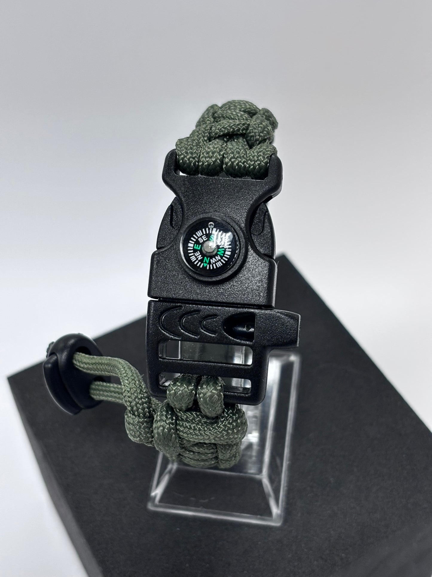 Bracelet de survie 3 en 1 en paracorde (vert armée)